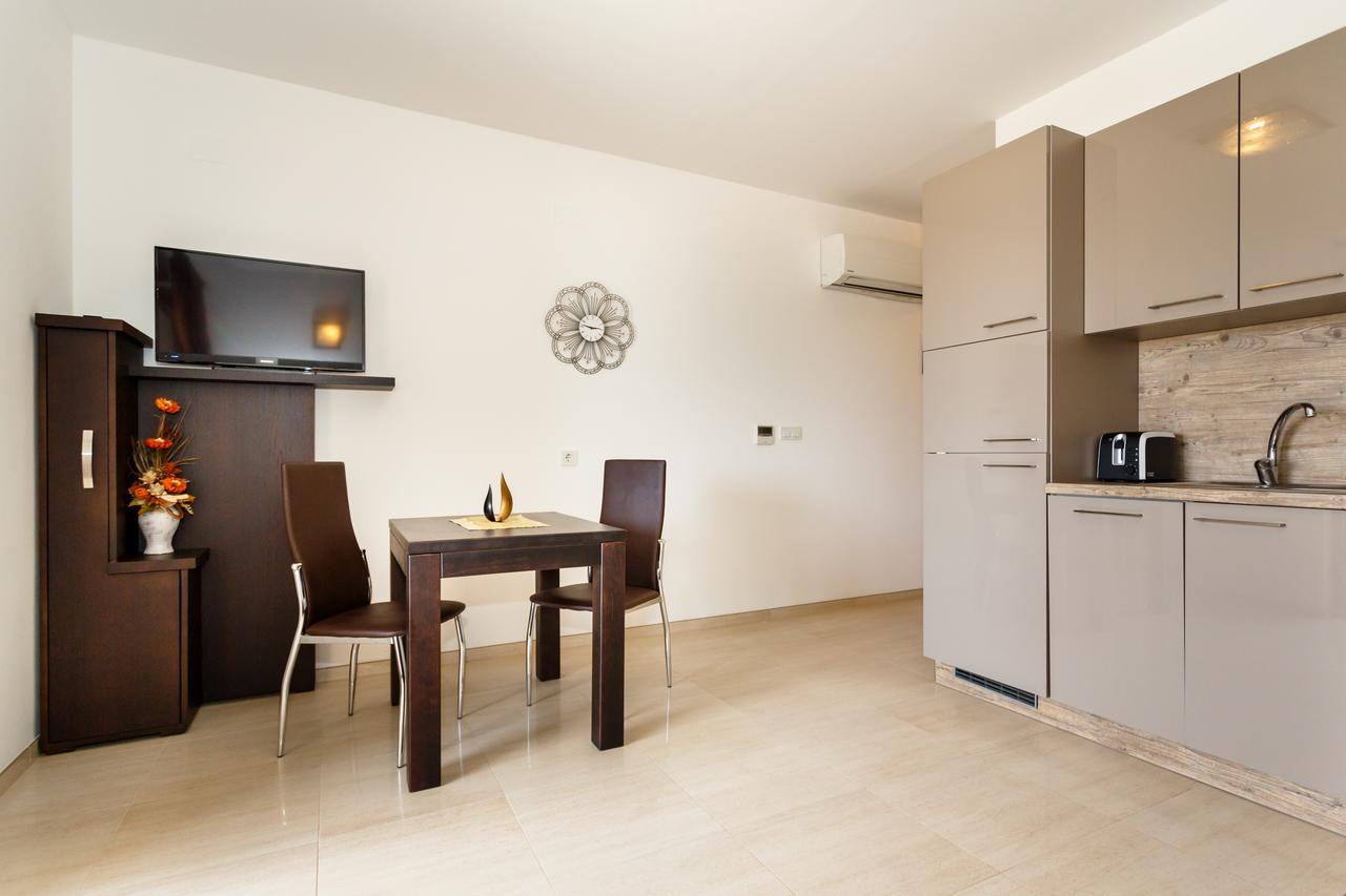 Villa Aria Малинска Екстериор снимка